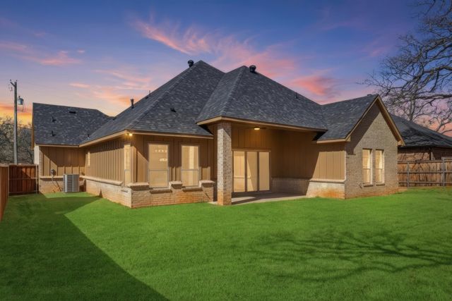 707 Ross Trail, Arlington, TX 76012