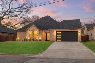 707 Ross Trail, Arlington, TX 76012