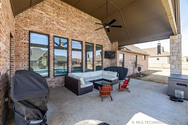 11391 S 213th East Avenue, Broken Arrow, OK 74014