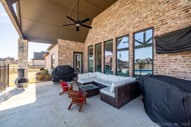 11391 S 213th East Avenue, Broken Arrow, OK 74014