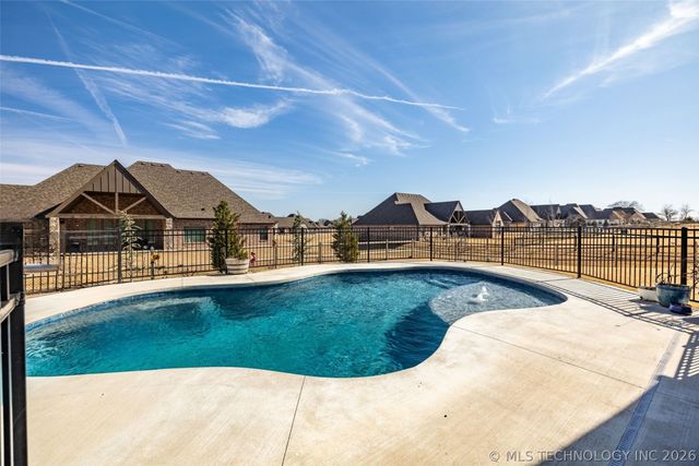 11391 S 213th East Avenue, Broken Arrow, OK 74014