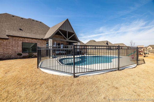 11391 S 213th East Avenue, Broken Arrow, OK 74014