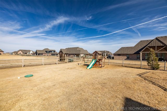 11391 S 213th East Avenue, Broken Arrow, OK 74014