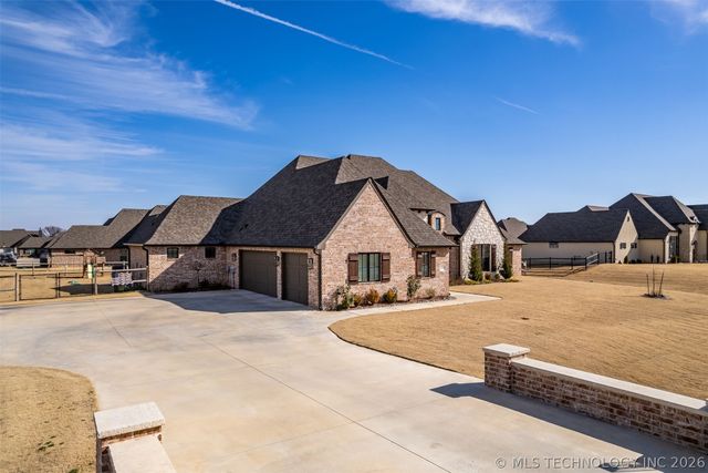11391 S 213th East Avenue, Broken Arrow, OK 74014
