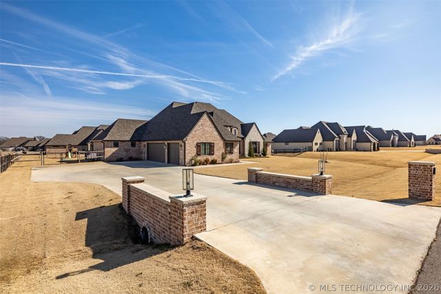 11391 S 213th East Avenue, Broken Arrow, OK 74014