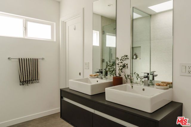 6152 Saint Clair Avenue, North Hollywood (los Angeles), CA 91606