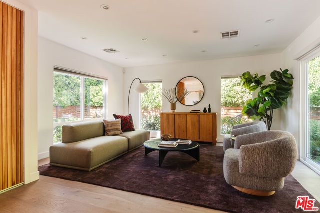 6152 Saint Clair Avenue, North Hollywood (los Angeles), CA 91606