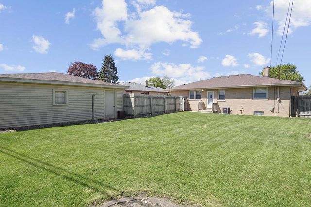 2021 18th AVENUE, Kenosha, WI 53140