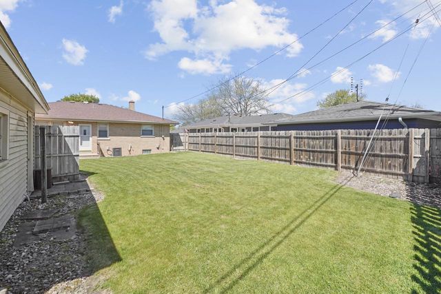2021 18th AVENUE, Kenosha, WI 53140