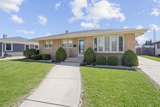 2021 18th AVENUE, Kenosha, WI 53140
