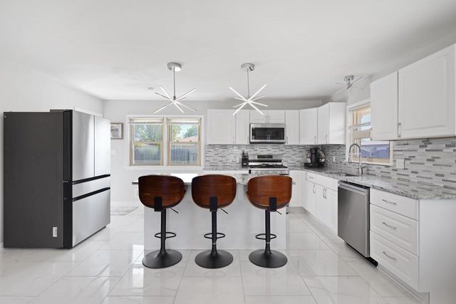 2021 18th AVENUE, Kenosha, WI 53140