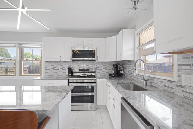 2021 18th AVENUE, Kenosha, WI 53140