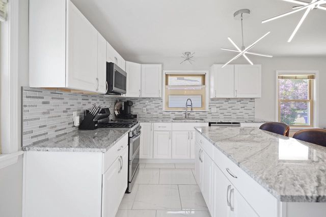 2021 18th AVENUE, Kenosha, WI 53140
