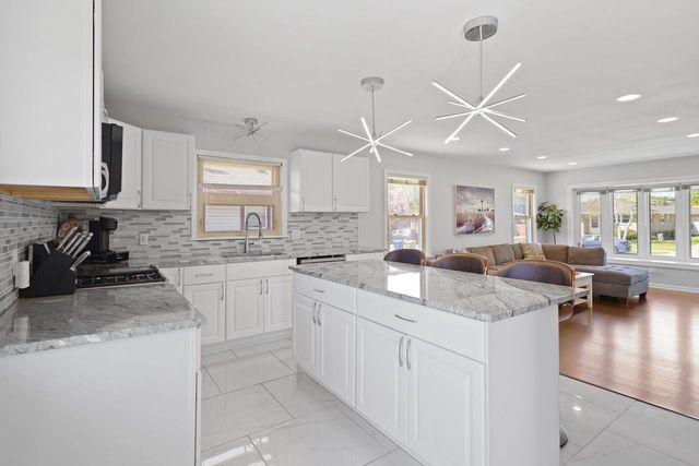 2021 18th AVENUE, Kenosha, WI 53140
