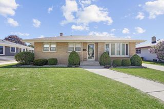 2021 18th AVENUE, Kenosha, WI 53140