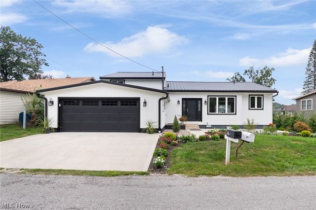 253 Aqua Boulevard, Coventry, OH 44319