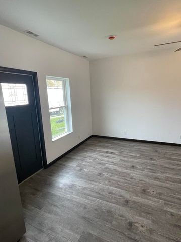 150-152 N 16th Street, Chesterton, IN 46304