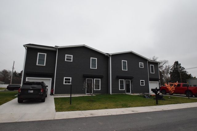 150-152 N 16th Street, Chesterton, IN 46304