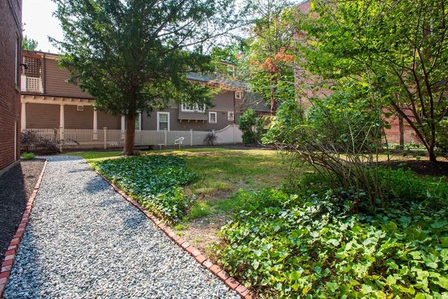 16 Chauncy 53, Cambridge, MA 02138