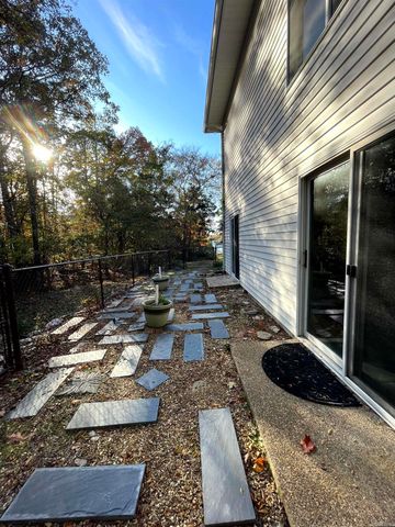 7 Resplandor Court, Hot Springs Village, AR 71909