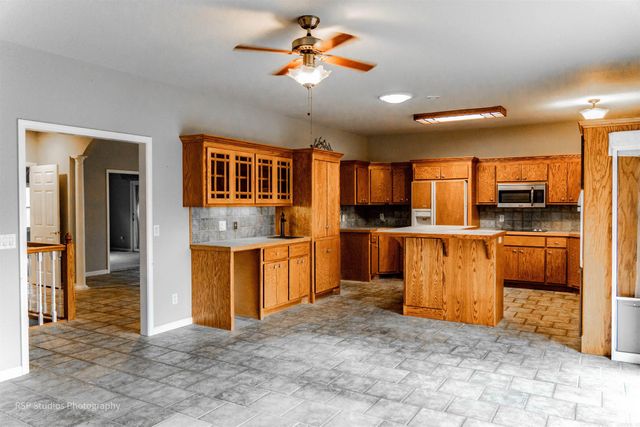 7 Resplandor Court, Hot Springs Village, AR 71909