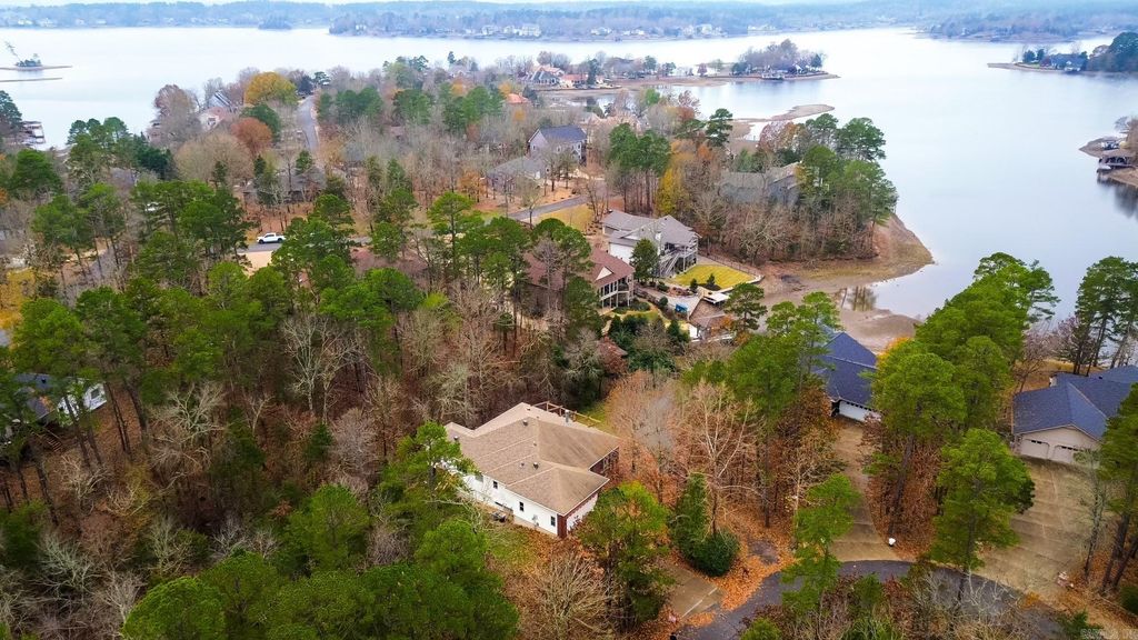 7 Resplandor Court, Hot Springs Village, AR 71909