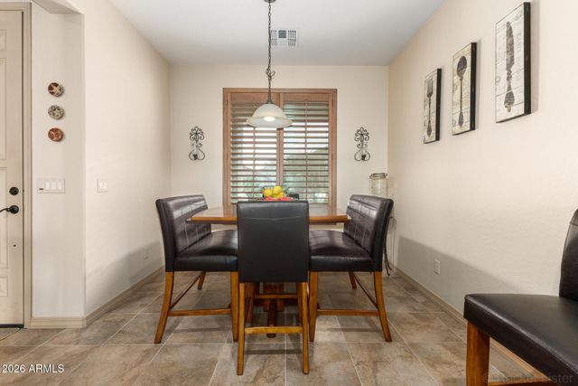 32004 N SKYLINE Drive, San Tan Valley, AZ 85143