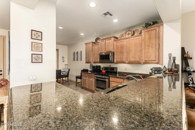 32004 N SKYLINE Drive, San Tan Valley, AZ 85143
