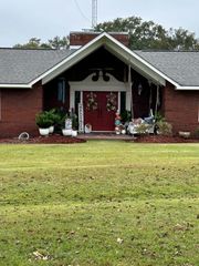 874 E Wayne Rd, Dothan, AL 36301