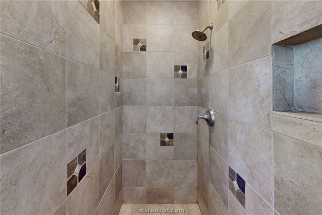 9223 Brookwater Circle, College Station, TX 77845