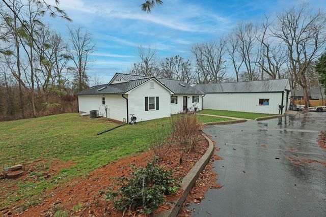 237 Rose Hill Avenue, Versailles, KY 40383