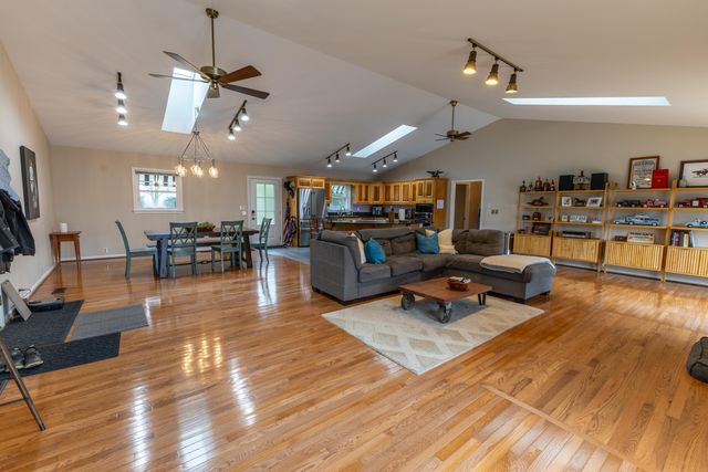 237 Rose Hill Avenue, Versailles, KY 40383