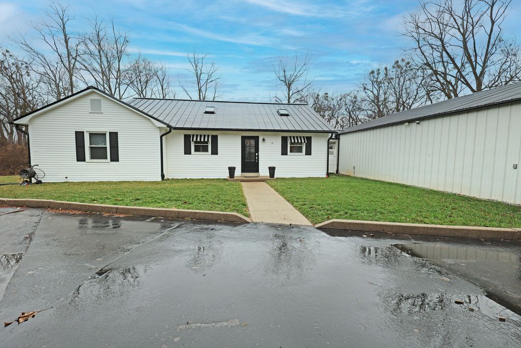 237 Rose Hill Avenue, Versailles, KY 40383