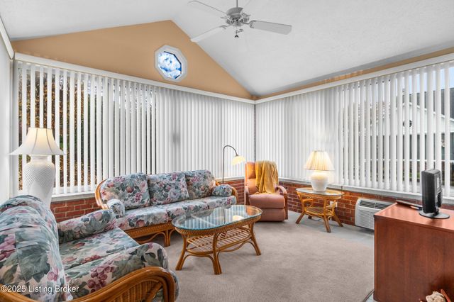 12203 Big Bear Pl, Jeffersontown, KY 40299