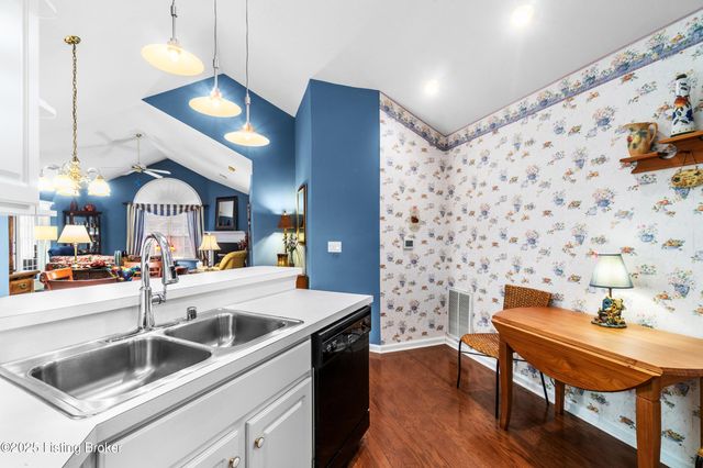 12203 Big Bear Pl, Jeffersontown, KY 40299