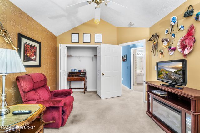 12203 Big Bear Pl, Jeffersontown, KY 40299