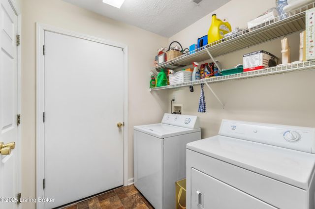 12203 Big Bear Pl, Jeffersontown, KY 40299