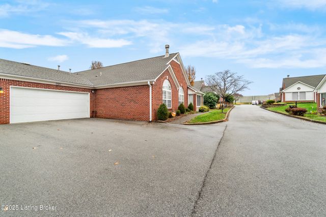 12203 Big Bear Pl, Jeffersontown, KY 40299