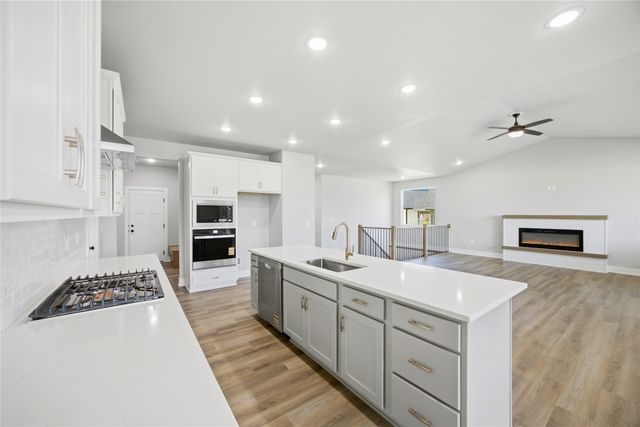 1715 Roebling Road, Adel, IA 50003