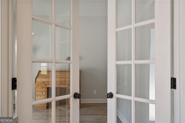 902 Edgewater Drive, Loganville, GA 30052