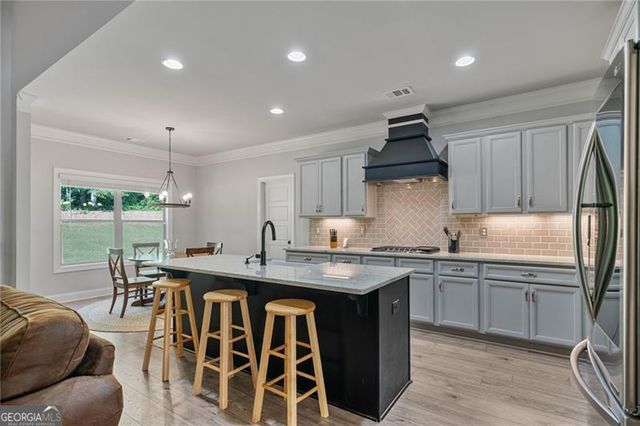 902 Edgewater Drive, Loganville, GA 30052