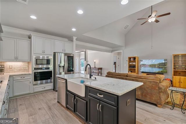 902 Edgewater Drive, Loganville, GA 30052