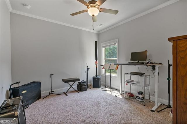 902 Edgewater Drive, Loganville, GA 30052