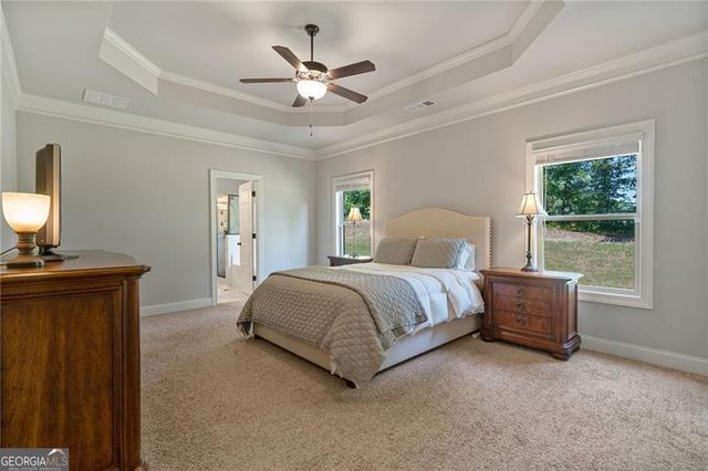 902 Edgewater Drive, Loganville, GA 30052