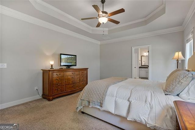 902 Edgewater Drive, Loganville, GA 30052