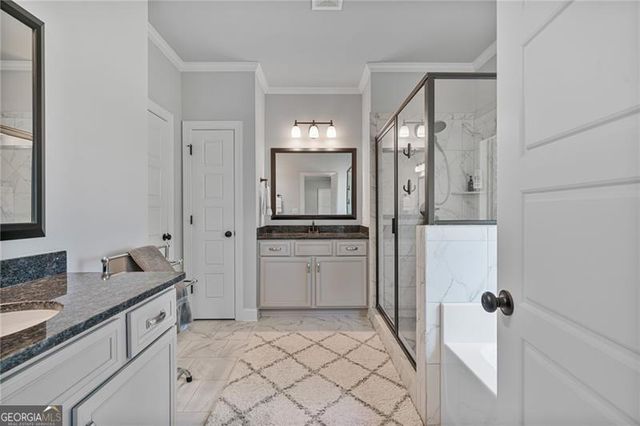 902 Edgewater Drive, Loganville, GA 30052