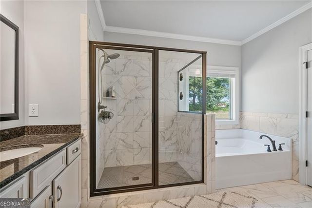 902 Edgewater Drive, Loganville, GA 30052