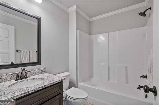 902 Edgewater Drive, Loganville, GA 30052