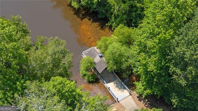 902 Edgewater Drive, Loganville, GA 30052