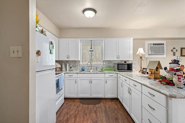 401 E Main Street, Brenham, TX 77833